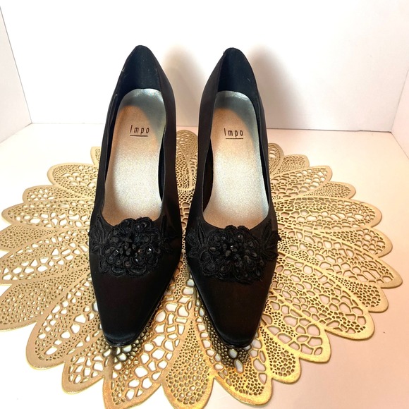 Vintage Impo Black Satin Pointed Toe Beaded Floral Lace Evening Pumps kitt Heels - Picture 2 of 9